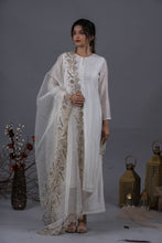 Load image into Gallery viewer, Bay Salt Suit Set with Hand Crafted Dupatta