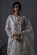 Load image into Gallery viewer, Bay Salt Suit Set with Hand Crafted Dupatta