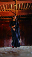 Load image into Gallery viewer, Raven Black Saree Set